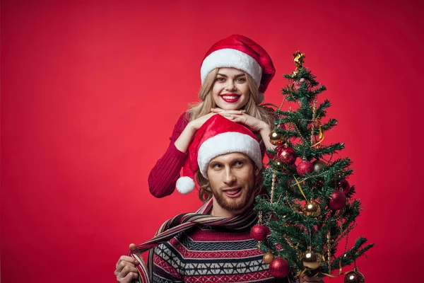 Fröhliches junges Paar Romantik Weihnachten Urlaub Familie — Stockfoto