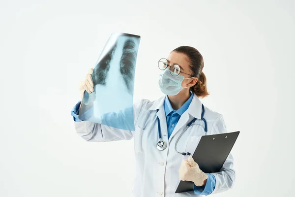 Kvinna radiolog röntgen medicinsk mask Professional — Stockfoto