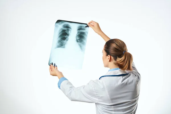 Radiolog Med Röntgen Isolerad Bakgrund Högkvalitativt Foto — Stockfoto