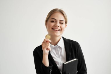 İş kadını Bitcoin Kripto Para Teknolojilerinde