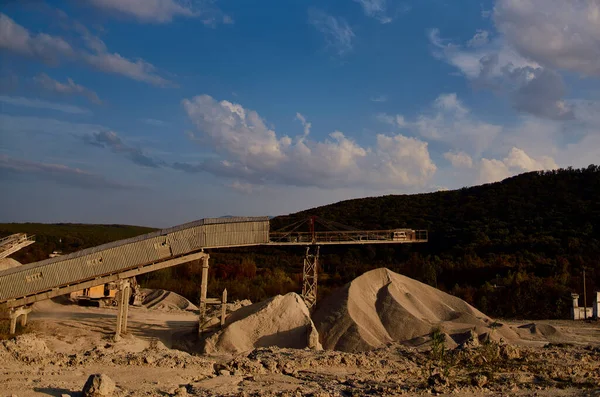 Bygggeologi och grävmaskinsindustri — Stockfoto