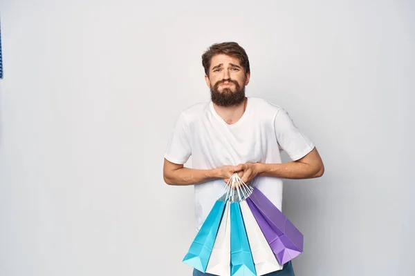 Mann mit vielen Paketen einkaufen Verkauf Lebensstil — Stockfoto