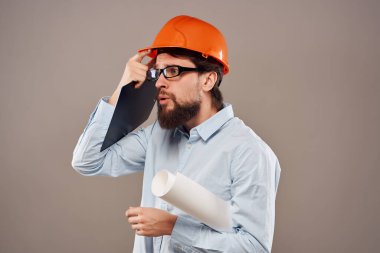 sasirtici adam profesyonel çalisma meslegi basari tecrit altinda