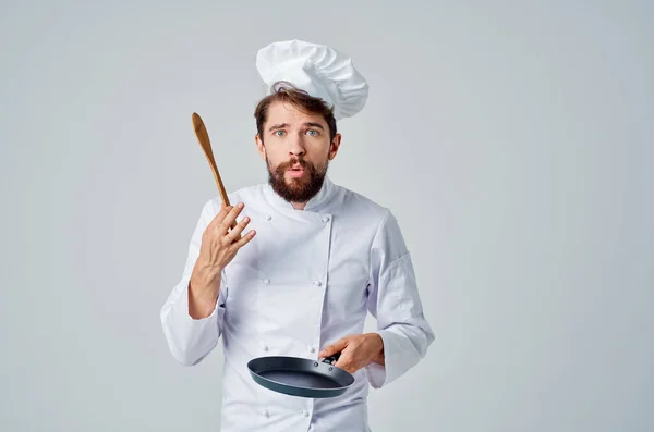 Chef masculino utensílios de cozinha serviço de cozinha trabalho — Fotografia de Stock