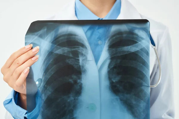 Lekarz radiolog rentgen badania szpital zdrowia — Zdjęcie stockowe