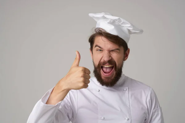 Hombre Chef uniforme cocina emociones aislado fondo — Foto de Stock