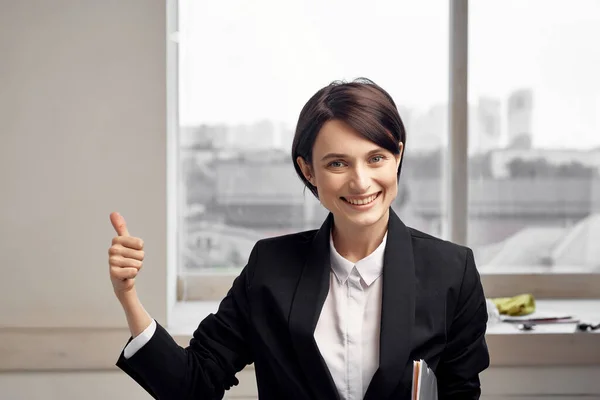 Weibliche Managerin Sekretärin Büroleiterin Licht Hintergrund — Stockfoto