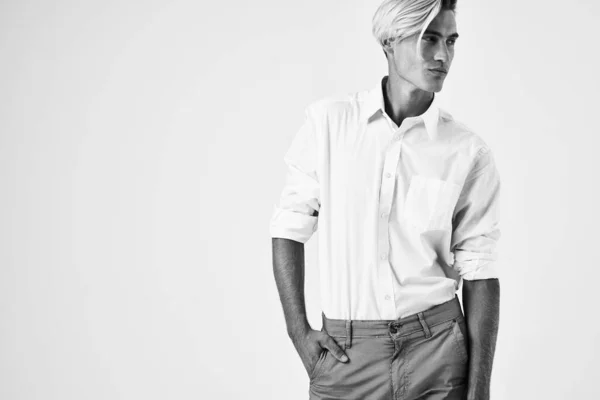 Férfi fehér ing alapja elszigetelt háttér modell — Stock Fotó