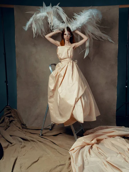 Γυναίκα σε medival φόρεμα πριγκίπισσα ρομαντική φαντασίωση μεταμφίεση — Φωτογραφία Αρχείου
