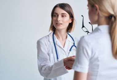 Kardiyolog steteskop iyileştirme prosedürleri izole edilmiş geçmiş