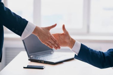 Meslektaşlar iş anlaşması takım çalışması iletişim finans yetkilileri