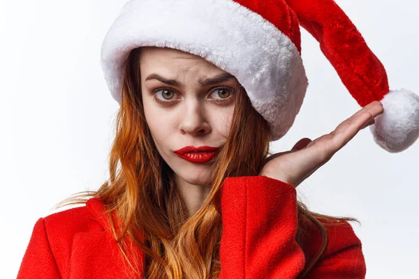Žena na sobě santa kosmetika kostým pózování módní dovolená Vánoce — Stock fotografie