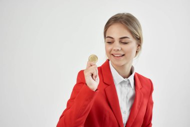 Kadın Bitcoin kripto para birimi el feneri arkaplan