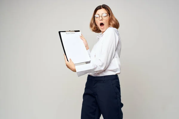 Manager mit Brille Manager Lifestyle isoliert Hintergrund — Stockfoto