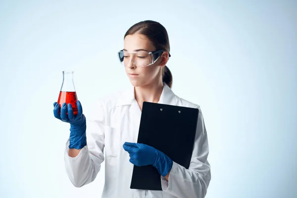 Laboratory assistant research diagnostics medicine experiment
