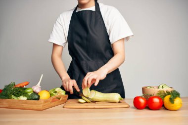 Sebze doğramak sağlıklı yaşam tarzı yemek