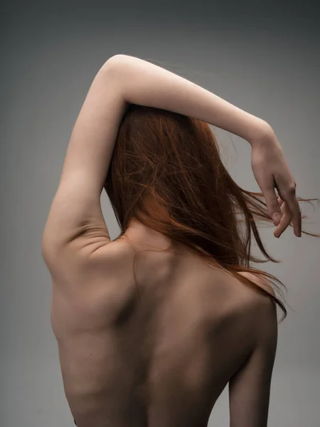 Naken rygg kvinnor poserar anorexi närbild — Stockfoto