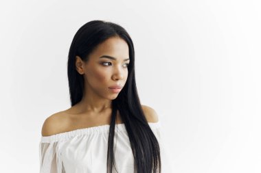 Kadın Amerikalı görünümlü saç stili kozmetik arka plan