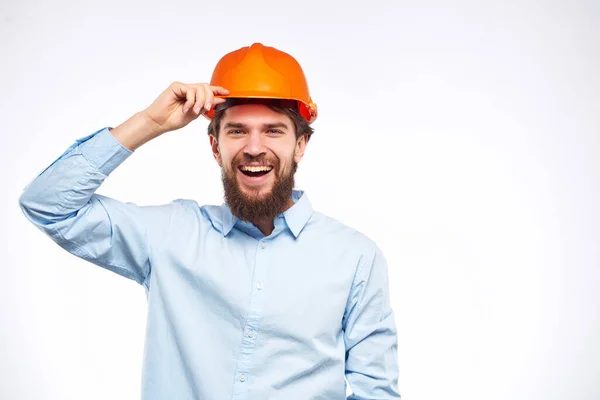 Bartträger Dokumente in der Hand und Zeichnungen Schutzuniform — Stockfoto