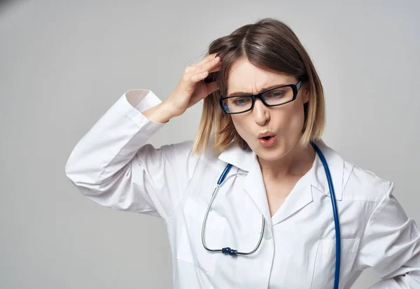 Nurse in white coat stethoscope specialist hospital — Stock Photo, Image