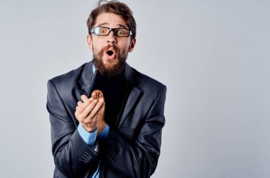 İş elbisesi finansörü Bitcoin kripto para ekonomisi