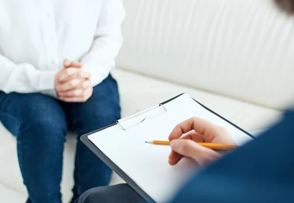 Patiënt met een psycholoog sessie therapie behandeling — Stockfoto