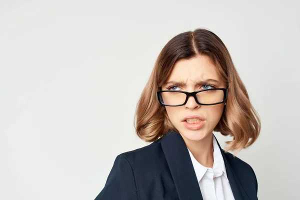 Donna con occhiali executive Stile di vita isolato sfondo — Foto Stock
