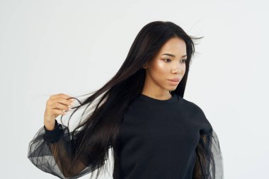 Güzel kadın çekiciliği yakın plan ışık arka planı