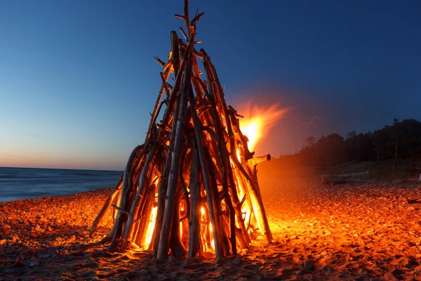 Fire by the sea — Stock Photo, Image