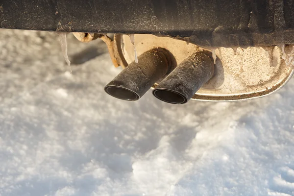 Icy car exhaust — Stock Photo, Image