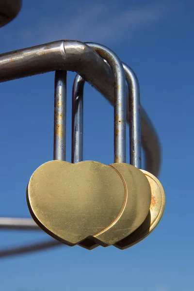 Cerraduras en forma de corazón — Foto de Stock