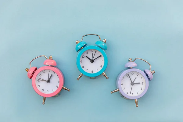 Simply Minimal Design Three Ringing Twin Bell Classic Alarm Clock — Stock Photo, Image