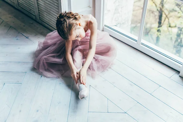 Jeune Danseuse Classique Cours Danse Belle Ballerine Gracieuse Tutu Rose — Photo