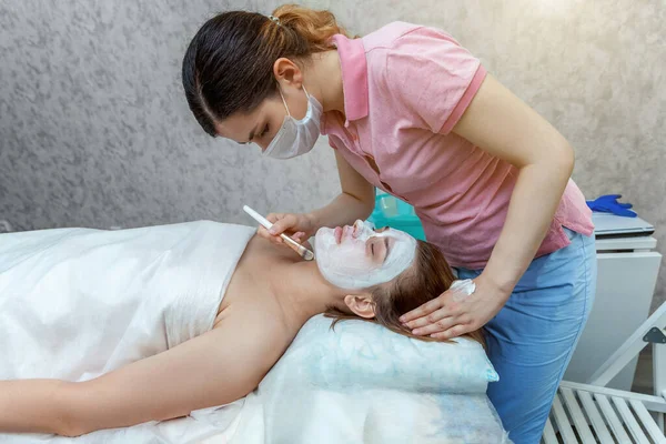 Close Young Beauty Brunette Woman Getting Face Treatment White Nourishing — Stock Photo, Image