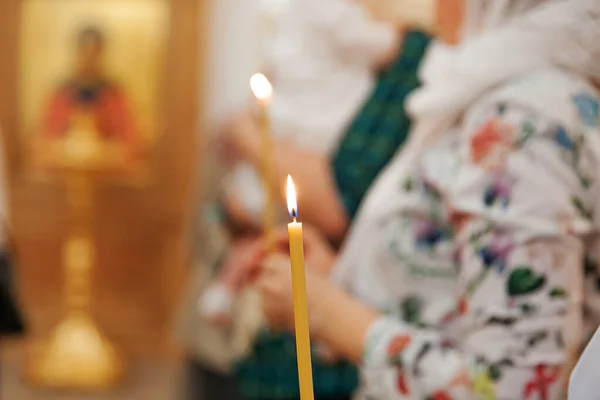 Orthodoxe Kerk Christendom Feestelijke Interieurdecoratie Met Brandende Kaarsen Icoon Traditionele — Stockfoto