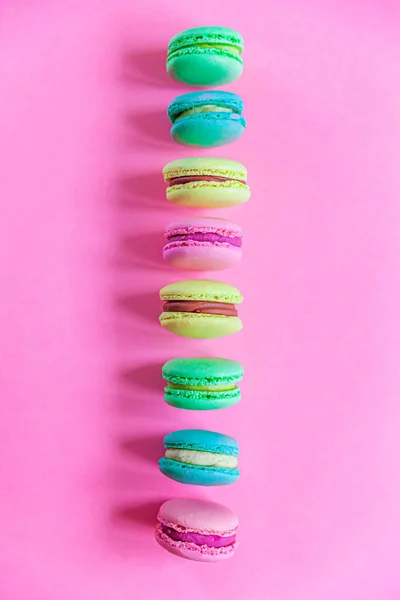 Doce Amêndoa Rosa Colorido Azul Amarelo Macaron Verde Bolo Sobremesa — Fotografia de Stock