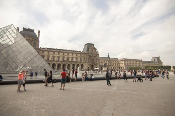 Louvre Párizsi Múzeumban Kívül Belül — Stock Fotó