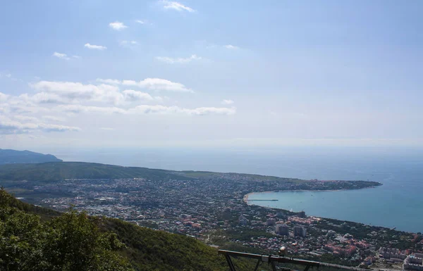 Vista Pitoresca Montanha Para Mar Cidade — Fotografia de Stock