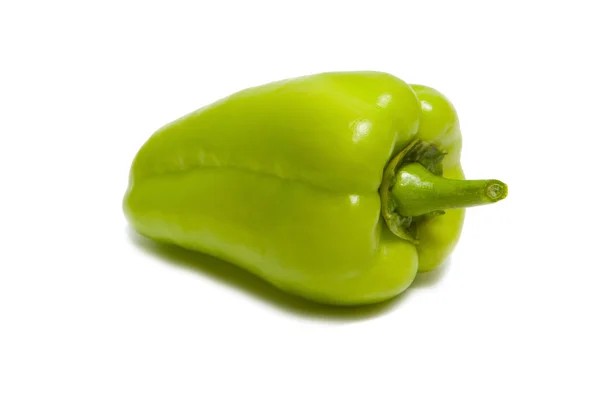 Grön paprika isolerad på vitt — Stockfoto