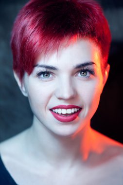 güzel genç Kızıl saçlı kadın