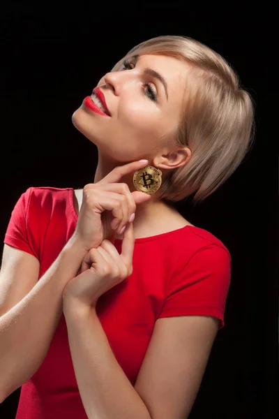 Woman Holding Physical Bitcoin Cryptocurrency Coins Her Hands — Stock Photo, Image