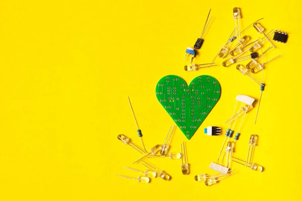 Elektronik Bileşen Elektrik Devreleri Işık Yayan Diyot Dijital Mikroçip Sarı — Stok fotoğraf