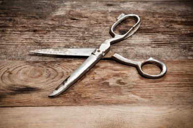 eski makaslar ahşap tablo