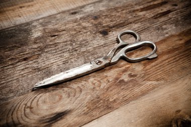 eski makaslar ahşap tablo