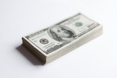 beyaz zemin üzerinde dolar