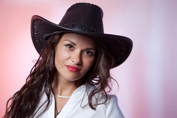 Donna con cappello da cowboy — Foto Stock