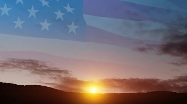 Gaziler Günü yazıtları gün batımında ya da gün doğumunda ve ABD bayrağı arka planında. Gaziler Günü, Anma Günü, Bağımsızlık Günü. ABD kutlaması.