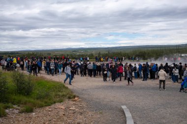 Geysir, Iceland; 08 August 2025; Tourists waiting for the Strokkur geysir in Southern Iceland to erupt