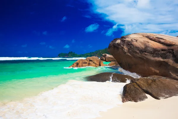 Bela praia de Baie Lazare na ilha de Mahe, Seychelles — Fotografia de Stock