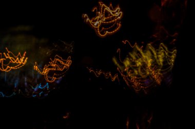 Işık çizgi gece gökyüzü ve araba farlar ışıklar p yaptı